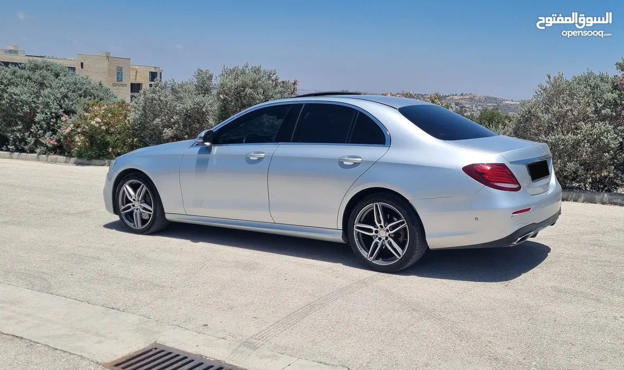 Mercedes Benz E200- 2017-  AMG Full Full ++ بحالة الوكالة من جميعة