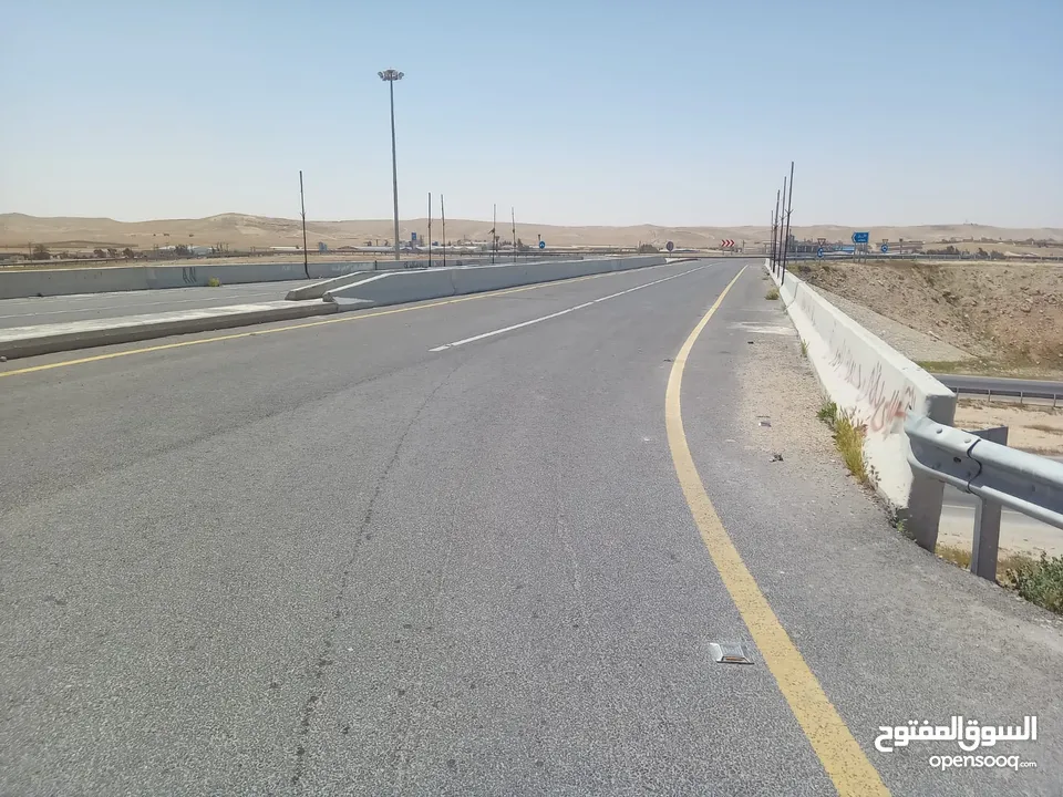 الزرقاء الحلابات طريق الشارع الرئيسي باتجاه السعوديه الازرق