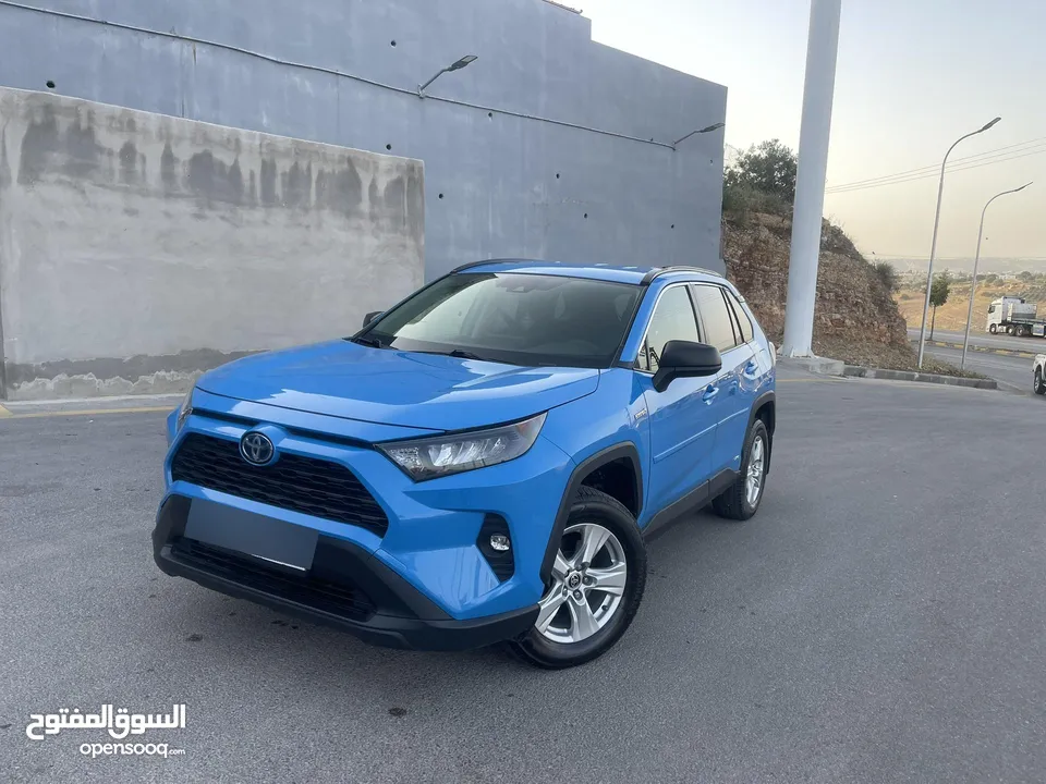 2020 TOYOTA RAV4 LE 4*4 السياره تب نضافه بصلاه على النبي وكاله