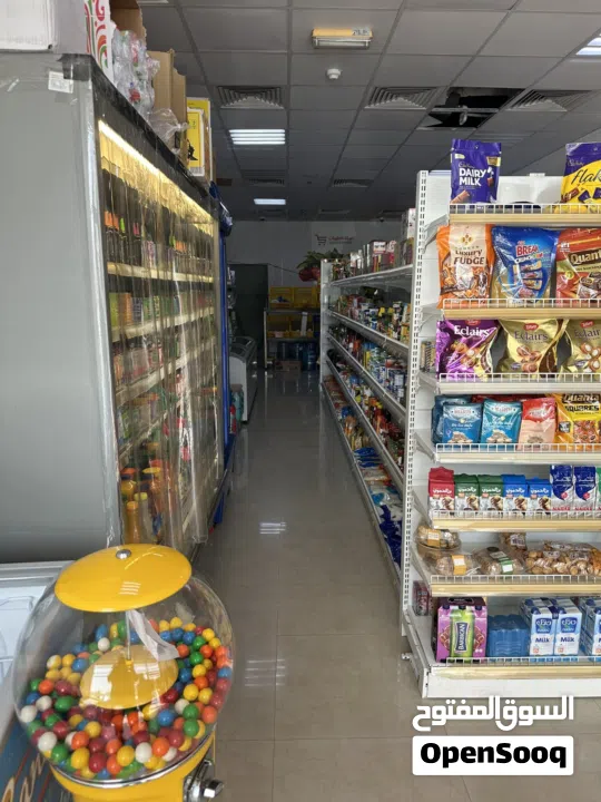 بقاله  في عجمان