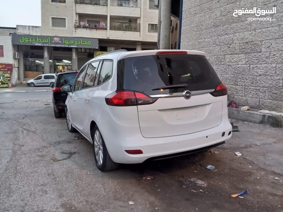 اوبل زافيرا 2015