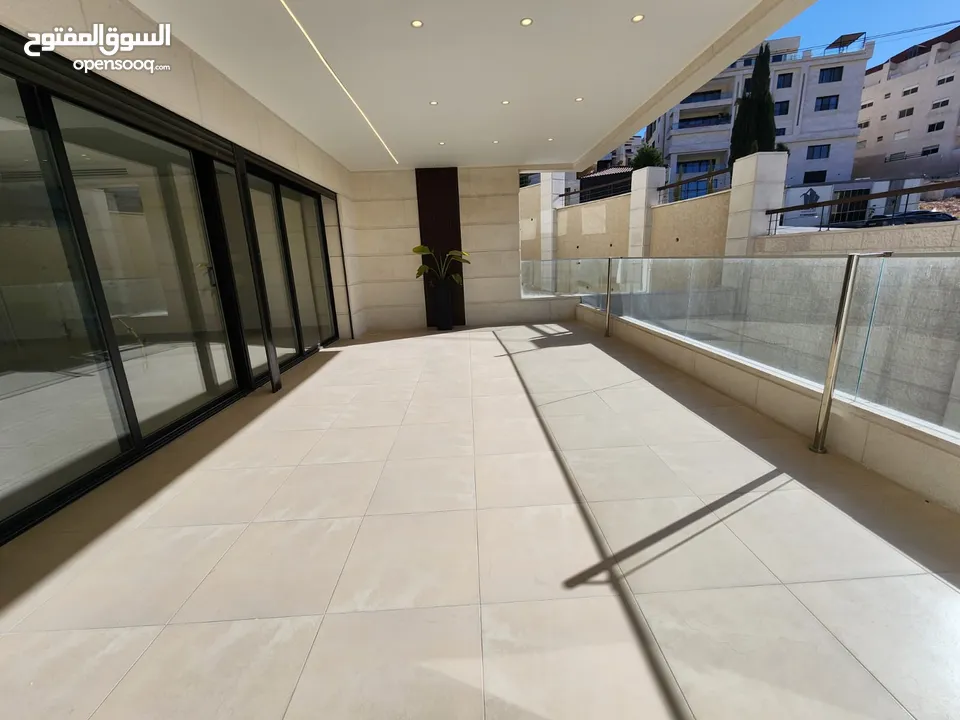 شقة طابقية فاخرة للبيع في عبدون  ref : 14385