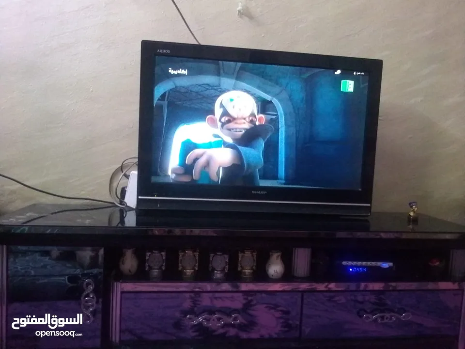 شاشه شارب 32 بوصه بحاله ممتازه وعلى الفحص