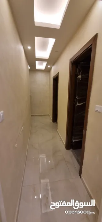 شقة دوبلكس - البيادر - اطلالة جبلية - 256 متر - غير مسكونة بتاتا