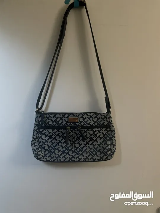 TOMMY HILFIGER NAVY BLUE BAG!