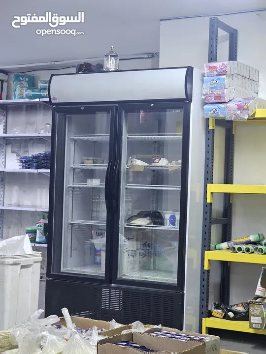 ثلاجة مستخدمة في حالة جديده انفيرتر موفره في استهلاك الكهرباء كهرباء 220 فولت الثلاجه بابين