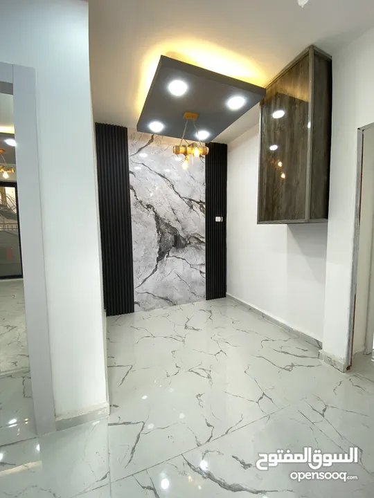 للبيع روف مقابل الاكايديميه مباشره