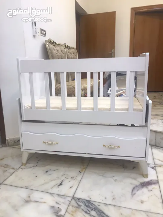 سرير اطفال حديثي الولادة للبيع بسعر 90