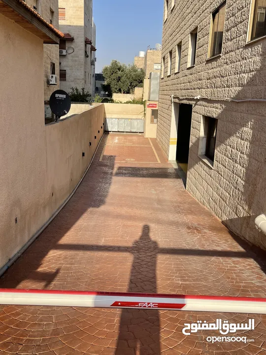 ‎مكتب  تجاري للبيع