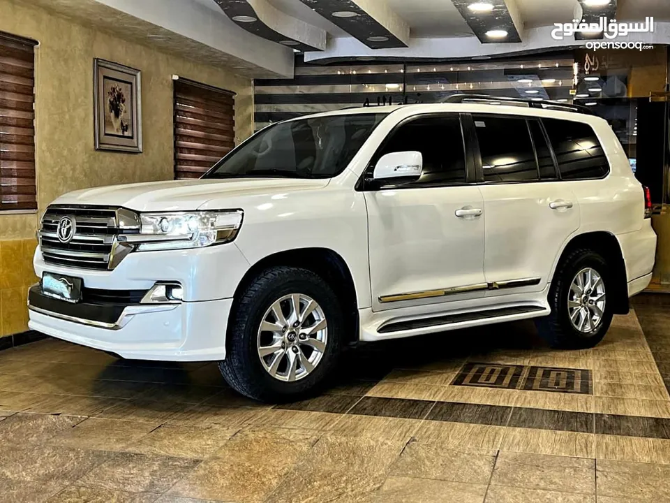 Toyota Land Cruiser GX-R 2017 قاطعة : 70000 km فقط