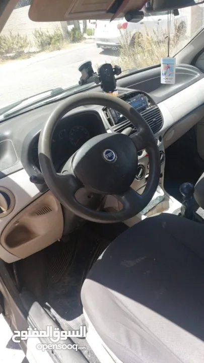 فيات بونتو 2005