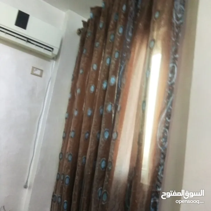 غرفة ضيوف  شبه جديدة للبيع