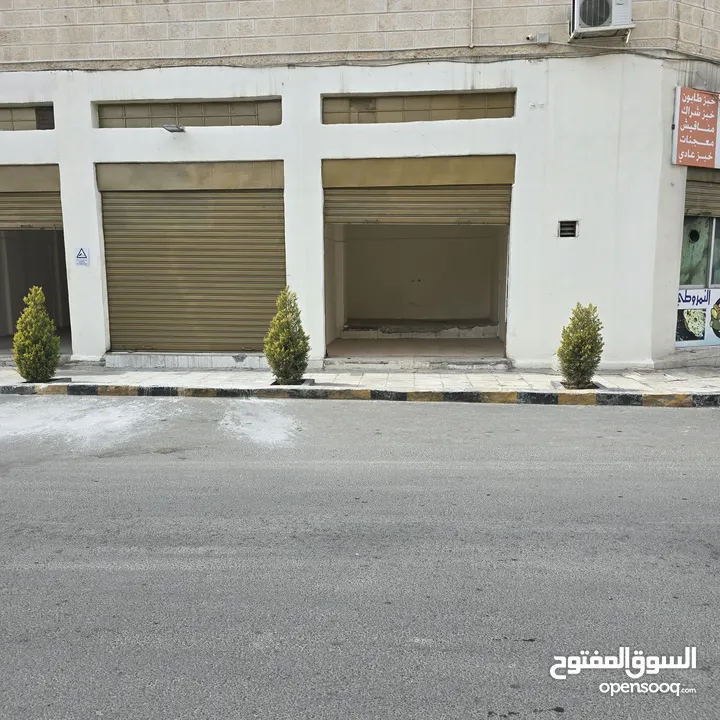 مستودعات عدد 2 الايجار تخزين فقط  وشقه صغيره للايجار المراجعه الجادين فقط