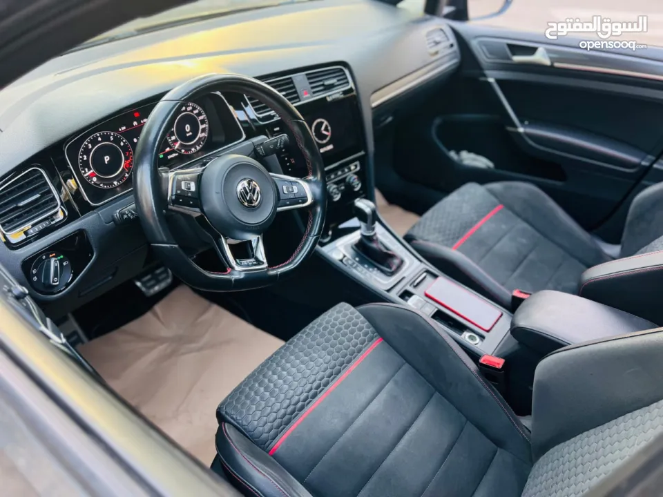 فولكسفاغن جولف GTI