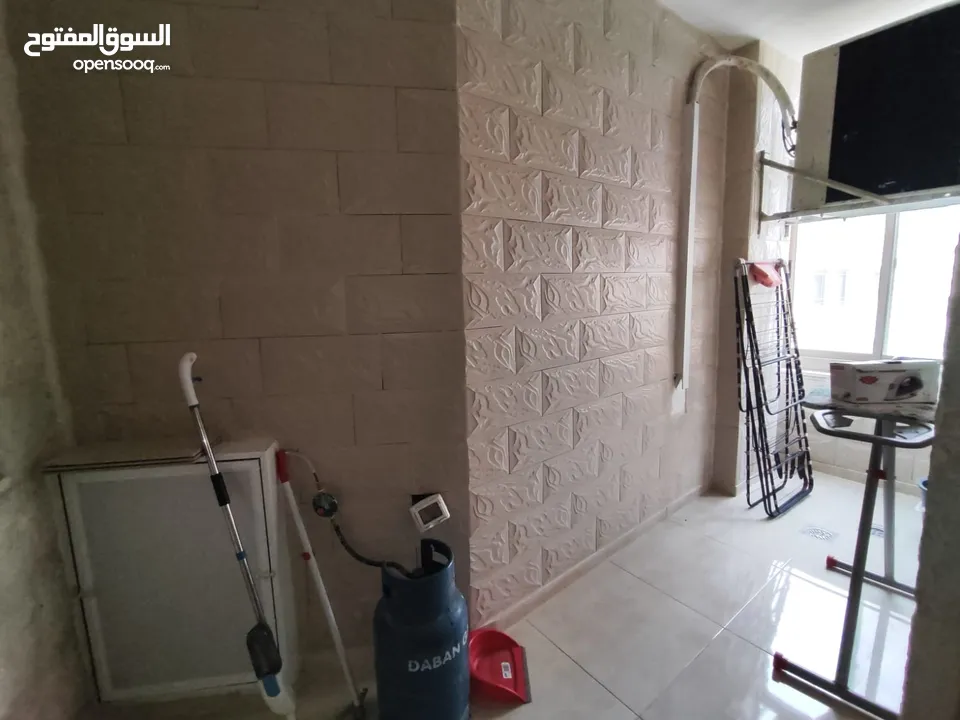 روف مفروش بإطلالة مميزة للإيجار – بيتونيا، دوار الفواكه
