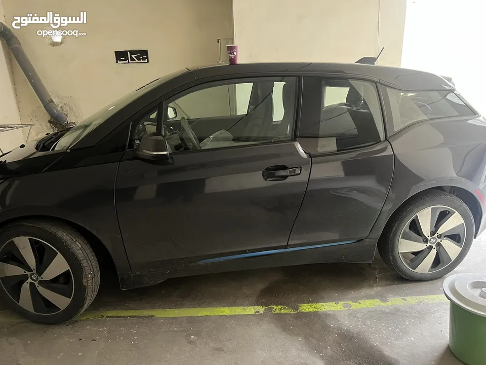BMW i3 2014 REXسيارة للبيع بحالة ممتازة لون مميز