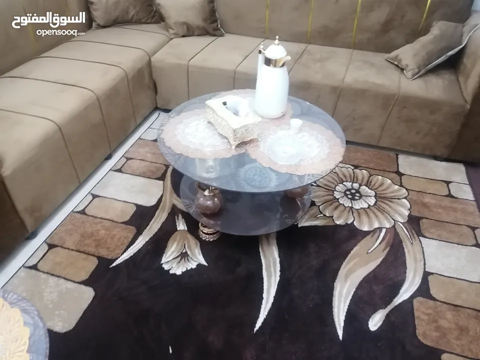 طقم كنب كورنر لون عسلي مع بفه استخدام عرسان شهرين فقط ما صار نصيب