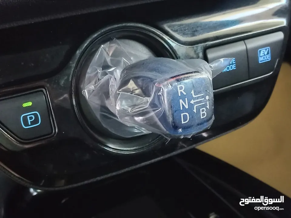 TOYOTA PRIUS HYBRID LIMITED 2022(تويوتا بريوس ليمتيد هايبرد 2022 )