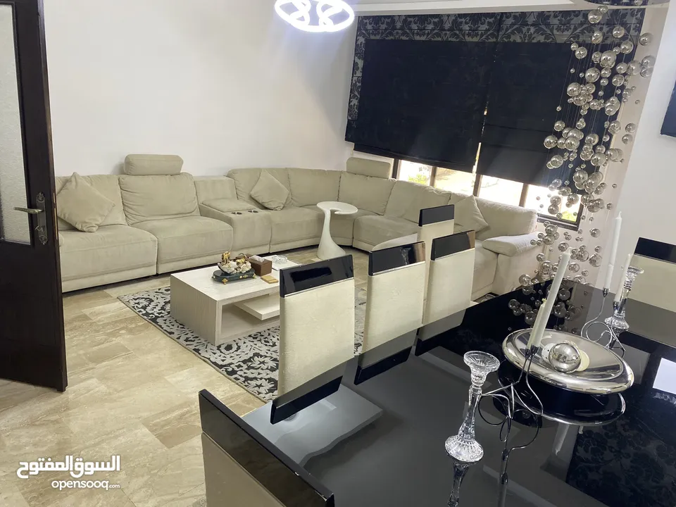 غرفة جلوس كورنر 9 مقاعد للبيع من  شركة kuka بحالة الجديد