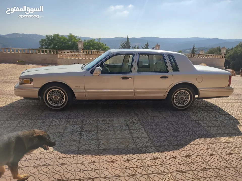 LINCOLN TOWN CAR (CARTIER)