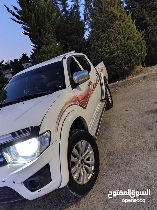 بك اب متسوبيشي L200 موديل 2011 4*4