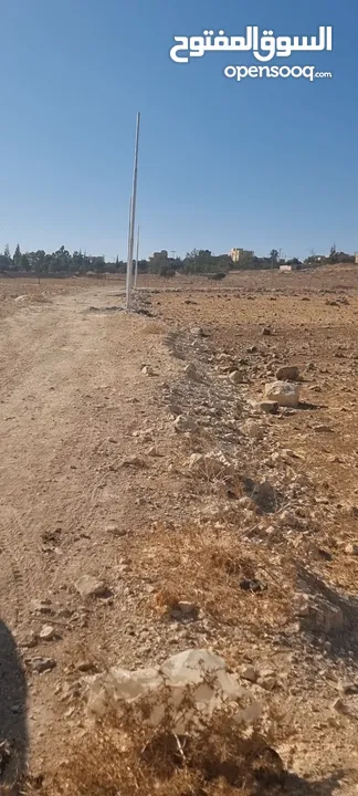 أرض سكن ج قريبة من الجامعات وشارع المطار وسهل عليها كافة الخدمات جاهزة للبناء