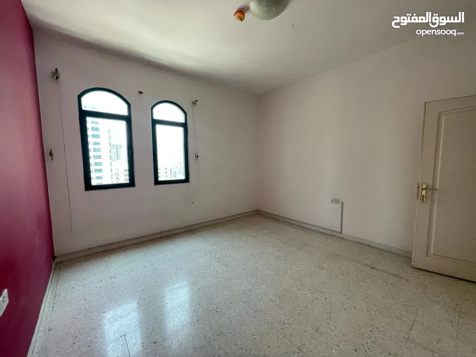 Apartments for Rent in sharjah AL majaz 1 Three master rooms and one hall 2 balconie