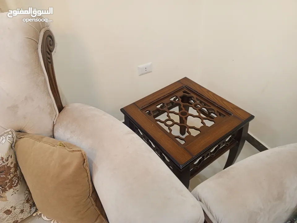 طقم كنب ضيوف تفصيل بحاله الوكاله للبيع