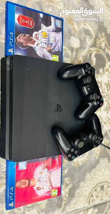 بلايستيشن 4 مستعمل بس نظيف ومحافظ عليه