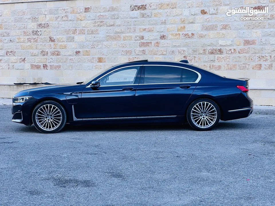 BMW745le....