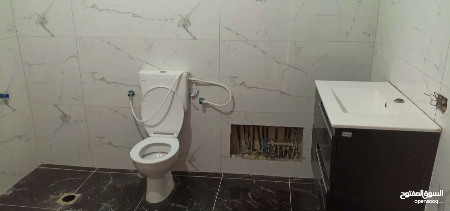 للبيع شقة مشطبة اولها شيك واخرها شيك