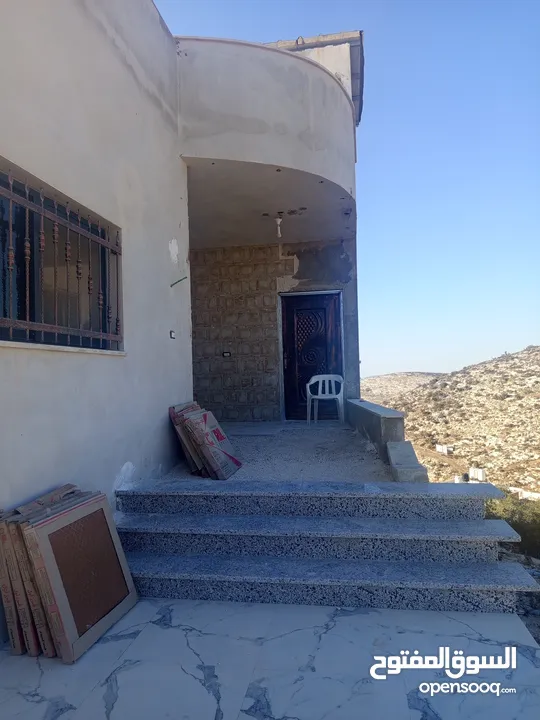 بيوت ارضيه