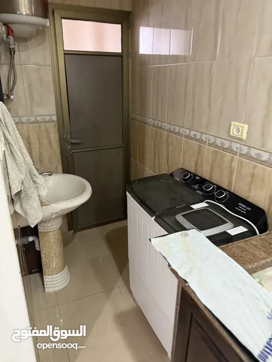 استوديو لطالبة او موظفة