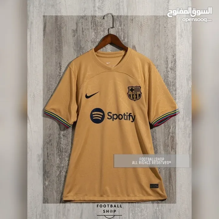 مجسمات ملاعب كرة قدم تيشرتات كرة قدم