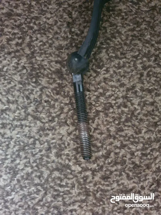 موجود كيبورد"K579 Redragon و ستيرنج t 128