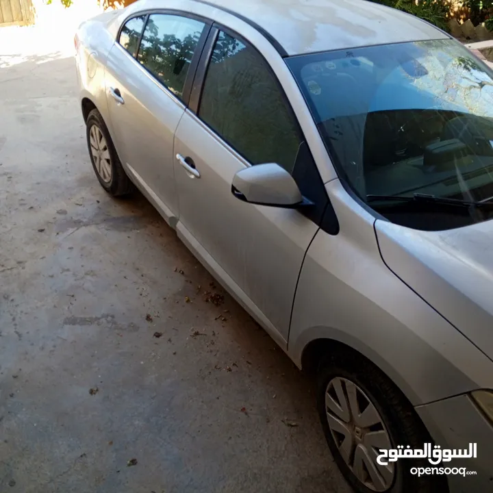 رينو مشطوب للبيع