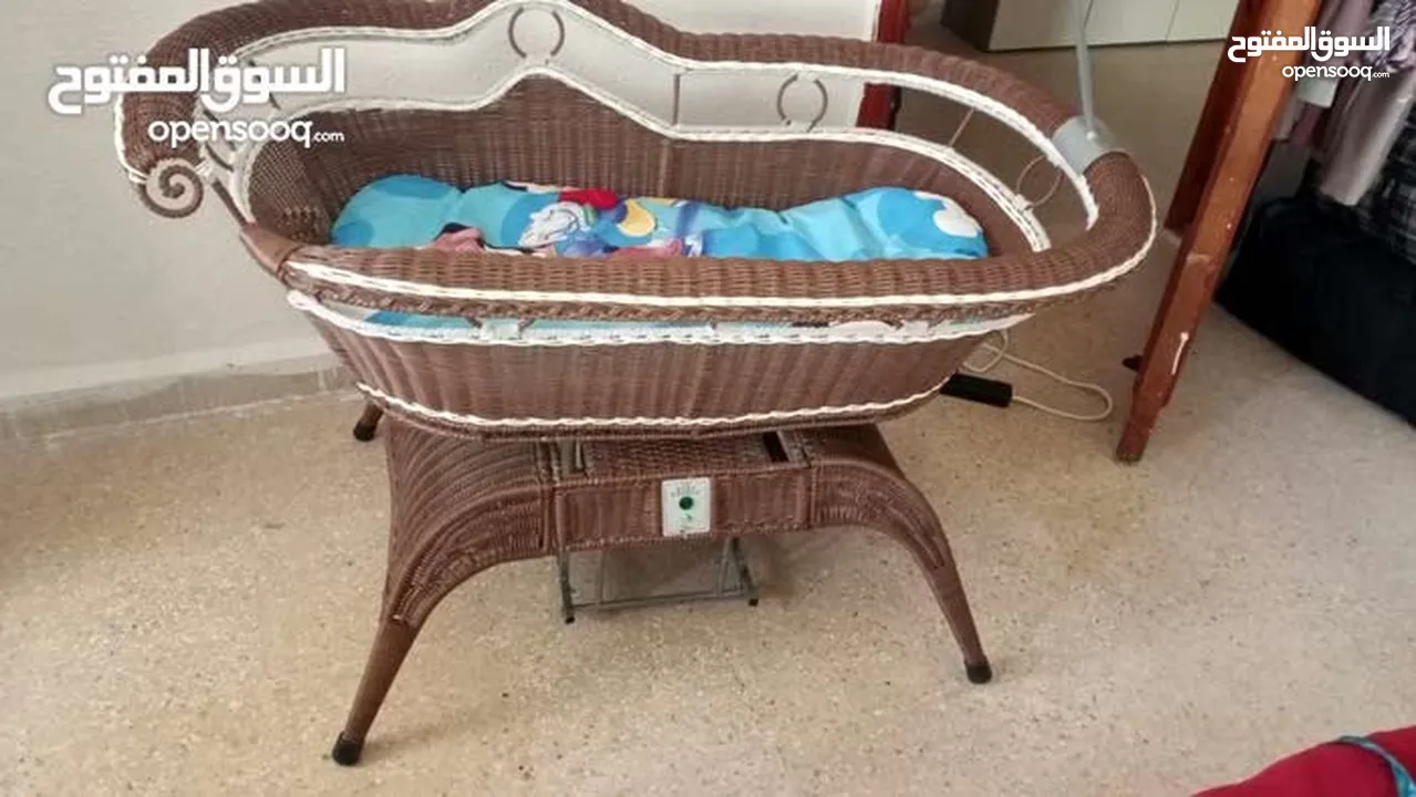 تحت هزاز للاطفال بحاله ممتازه