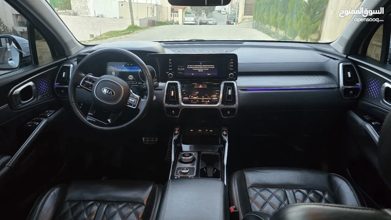 كيا سورنتو  فل الفل ما عدا فتحه الجب بصلاه ع النبي بالكرتونه