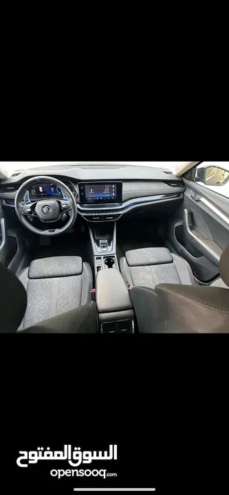 Skoda Octavia بويه شركة 2022  بحاله الوكاله  يد 1  عداد قليل