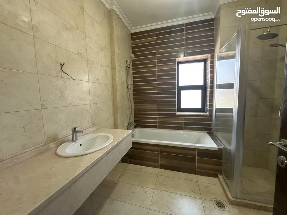 Villa for sale in Airport Road ( Property 42864 )-174782821