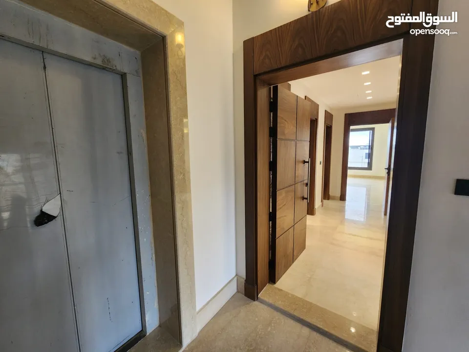 شقة فاخرة للبيع في منطقة الظهير - ref: 14486