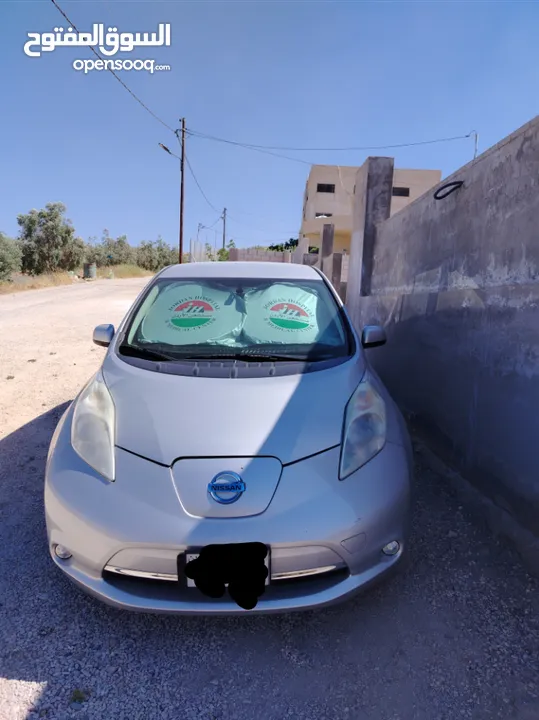 نيسان ليف 2014