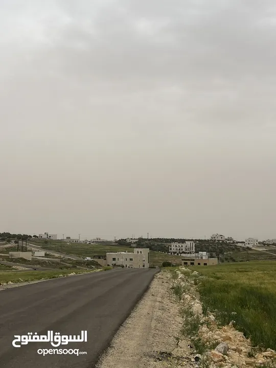 ارض مساحة 500 متر بالقرب من شارع المطار ومدارس الجاليات الدوليه حوض ابو العساكر بجانب حوض بلعاس