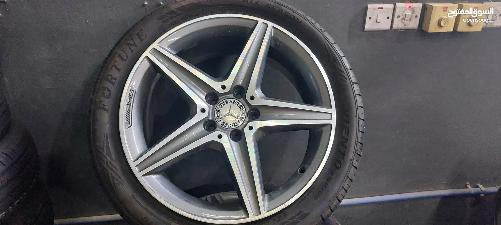 Mercedes-Benz Tyre with Rim 2623year