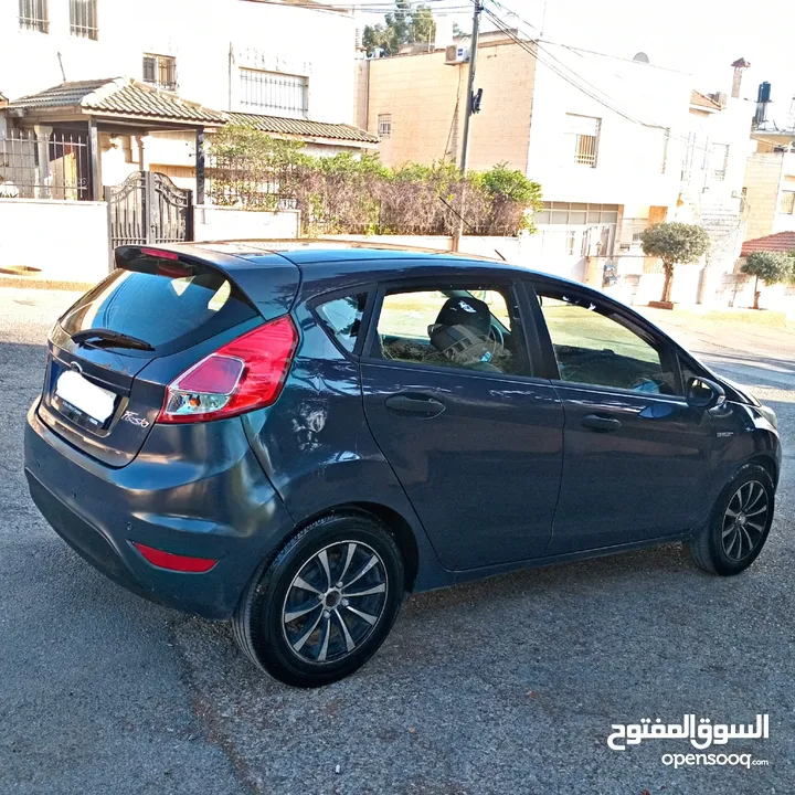 فورد فييستا 2013 جير عادي بنزين