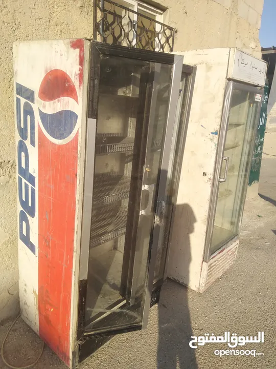 ثلاجات عرض باب على الفحص