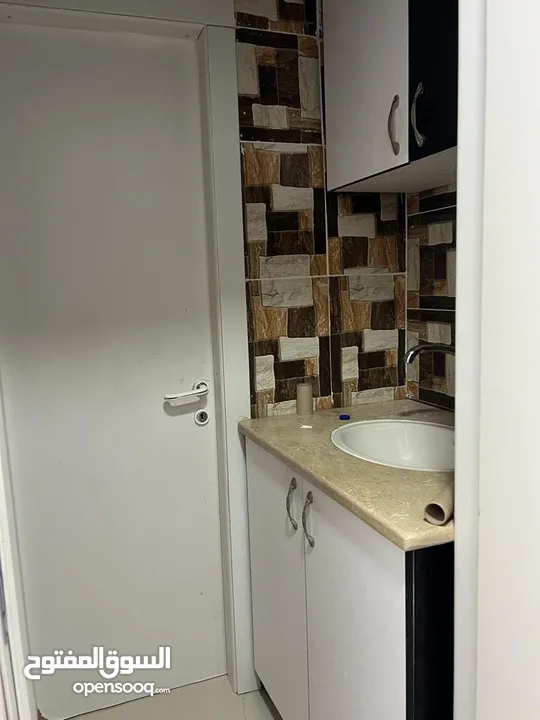 مكتبين جنب بعض 61 و 53 منر