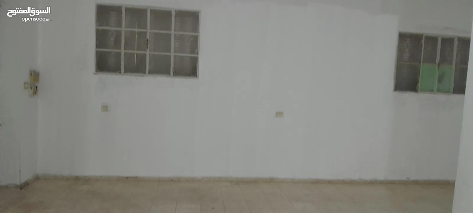 مخازن للايجارر