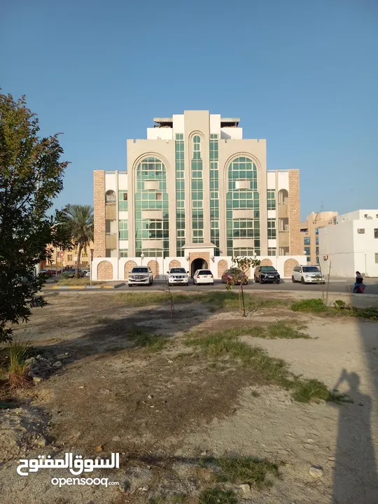 للبيع بناي تجارية - استثماري في ابوظبي/المنهل على زاوية شارعين ، مقابل اكاديمية البطين ،مساحة 80*60