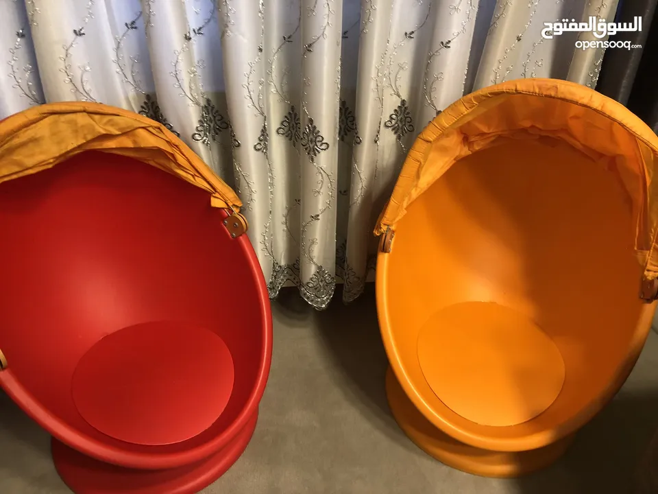 كرسي أيكيا شكل بيضة مع مظلة (Egg Chair) دوّار عدد 2 (لون أحمر وبرتقالي) شراء من بريطانيا للبيع